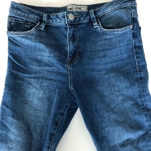 Free People frayed hem ankle cut jeans